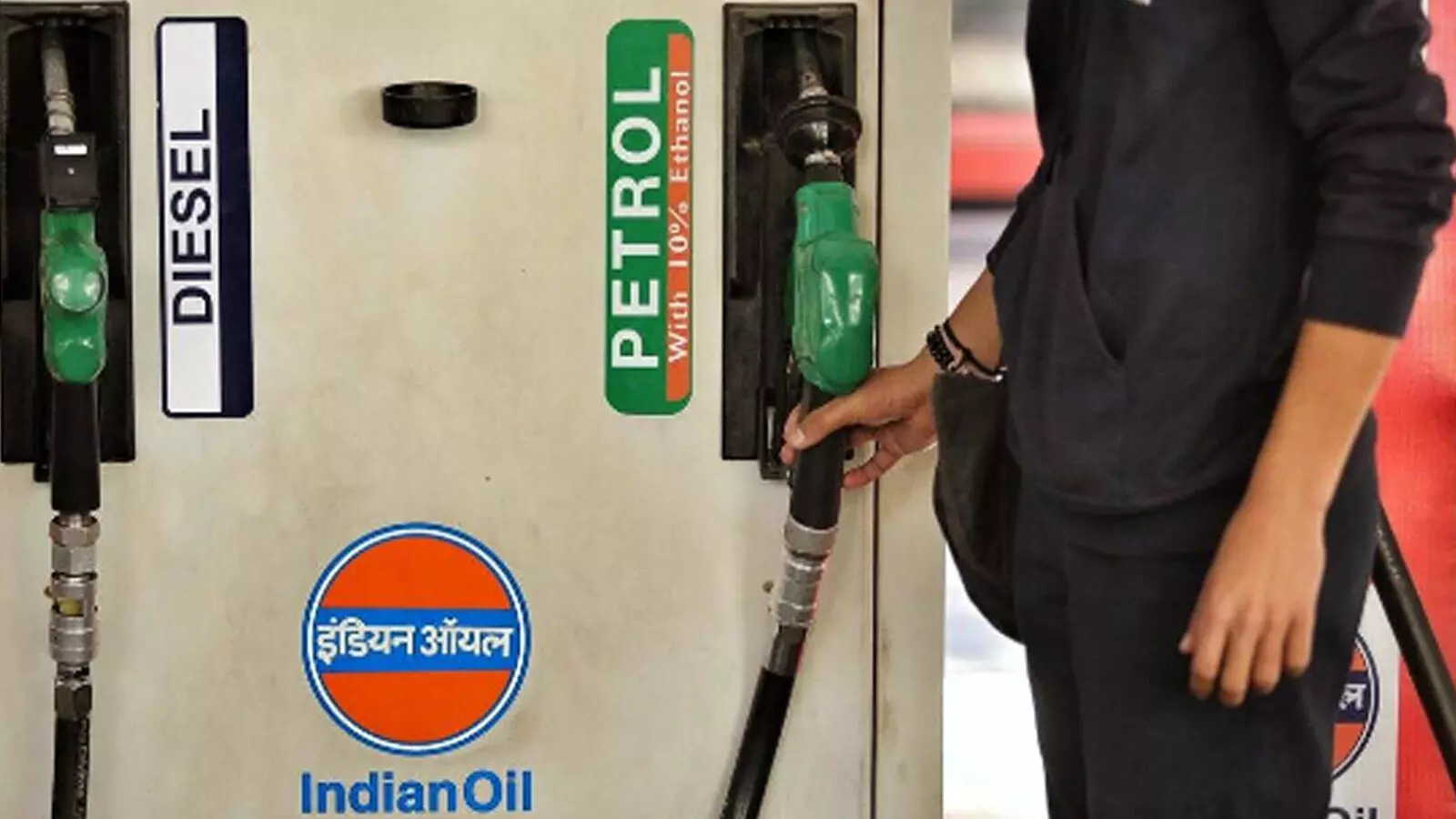 Petrol Diesel Price Today: Fuel rates remain unchanged, Check here!