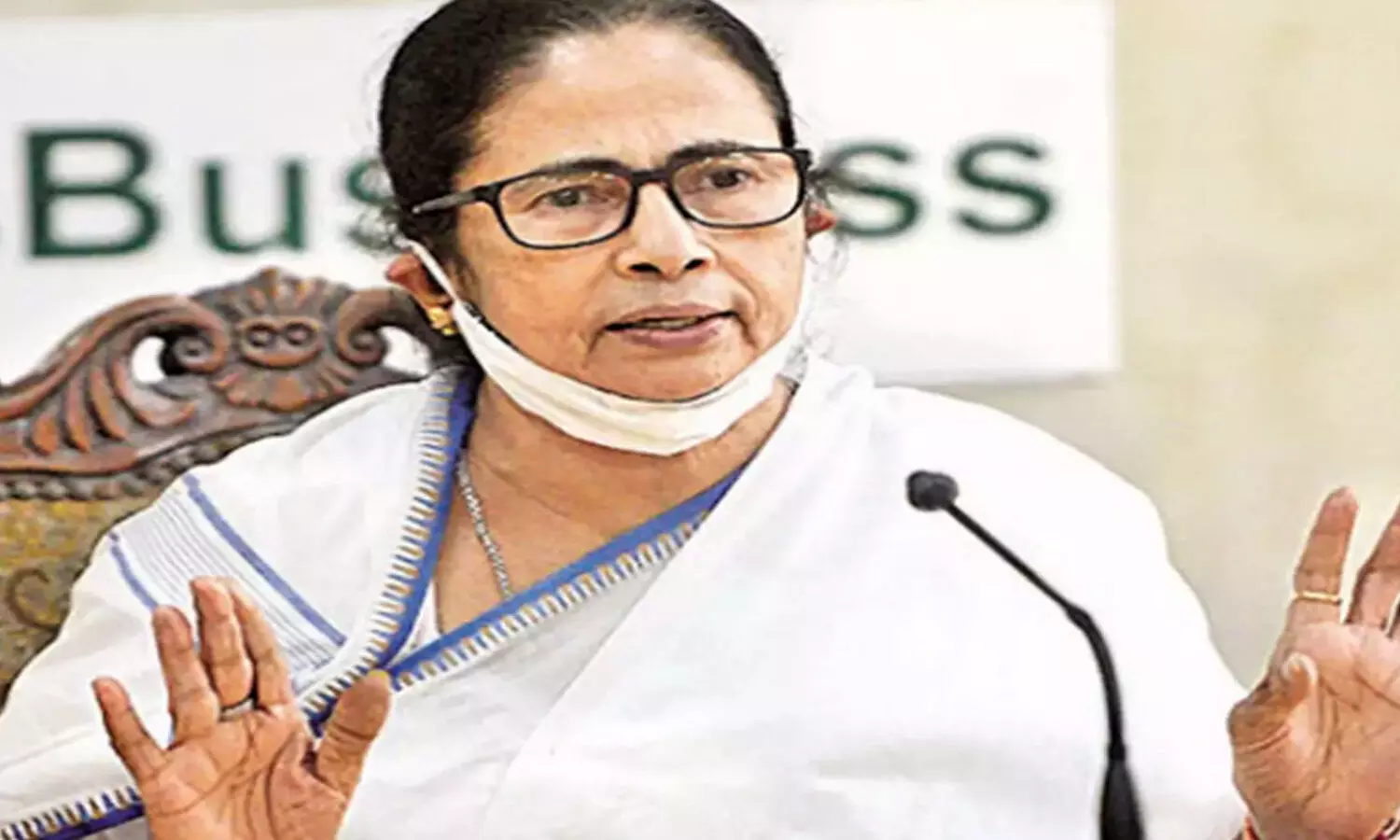 Mamata Banerjee slams Modi Govt over COVID vaccine price disparity