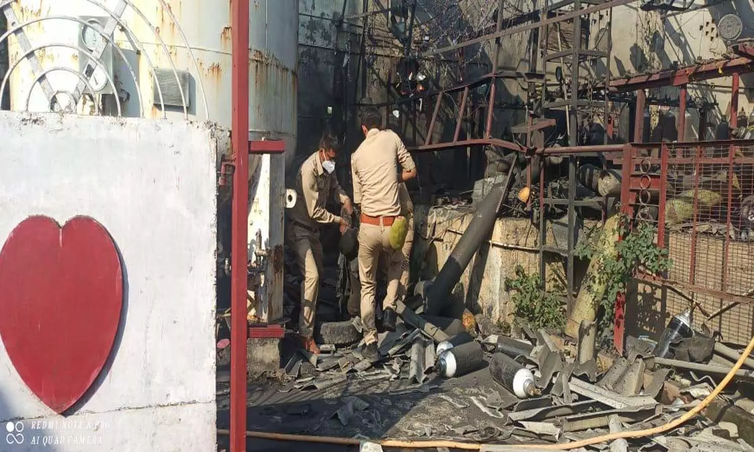 Breaking! Massive Blast at oxygen refilling plant in Lucknow, 2 died
