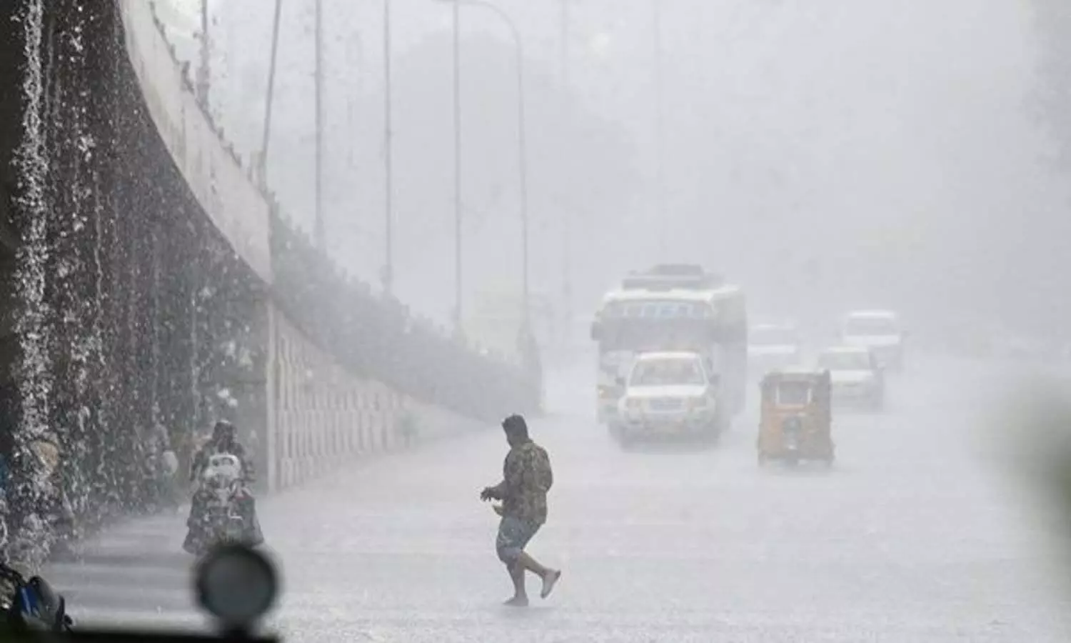 Cyclone Tauktae likely to intensify into severe cyclonic storm; red alert in 5 districts; heavy rain in Mumbai: IMD