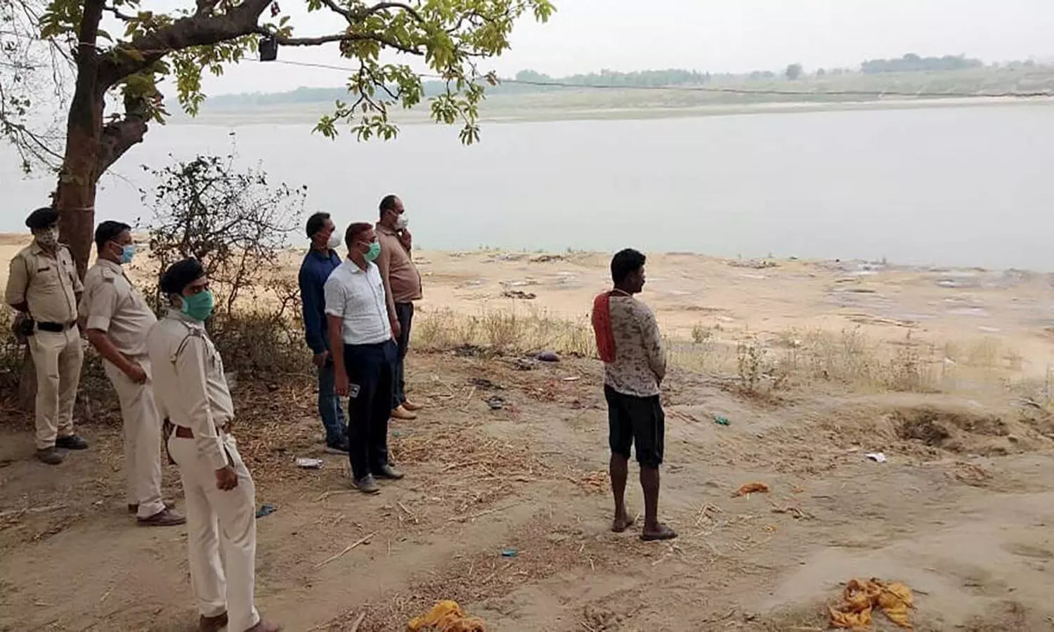 2,000 dead bodies found floating in Ganga River; panel asks UP, Bihar for report on dumping