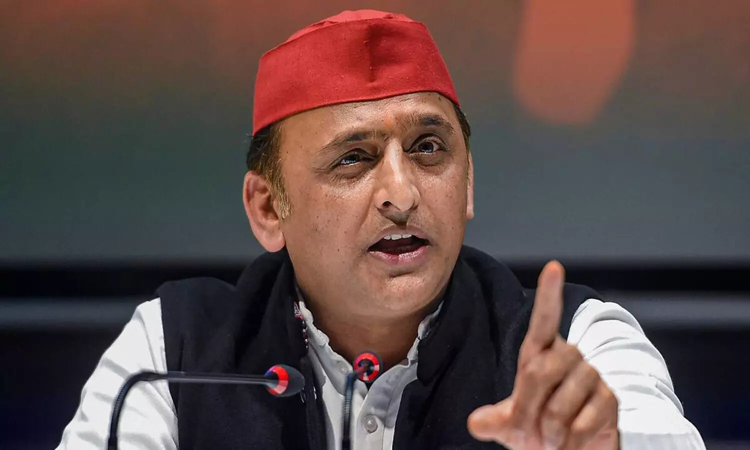 Un-UP-Yogi Chief Minister: Akhilesh Yadav hits out at Adityanath over IT raids on SP leaders