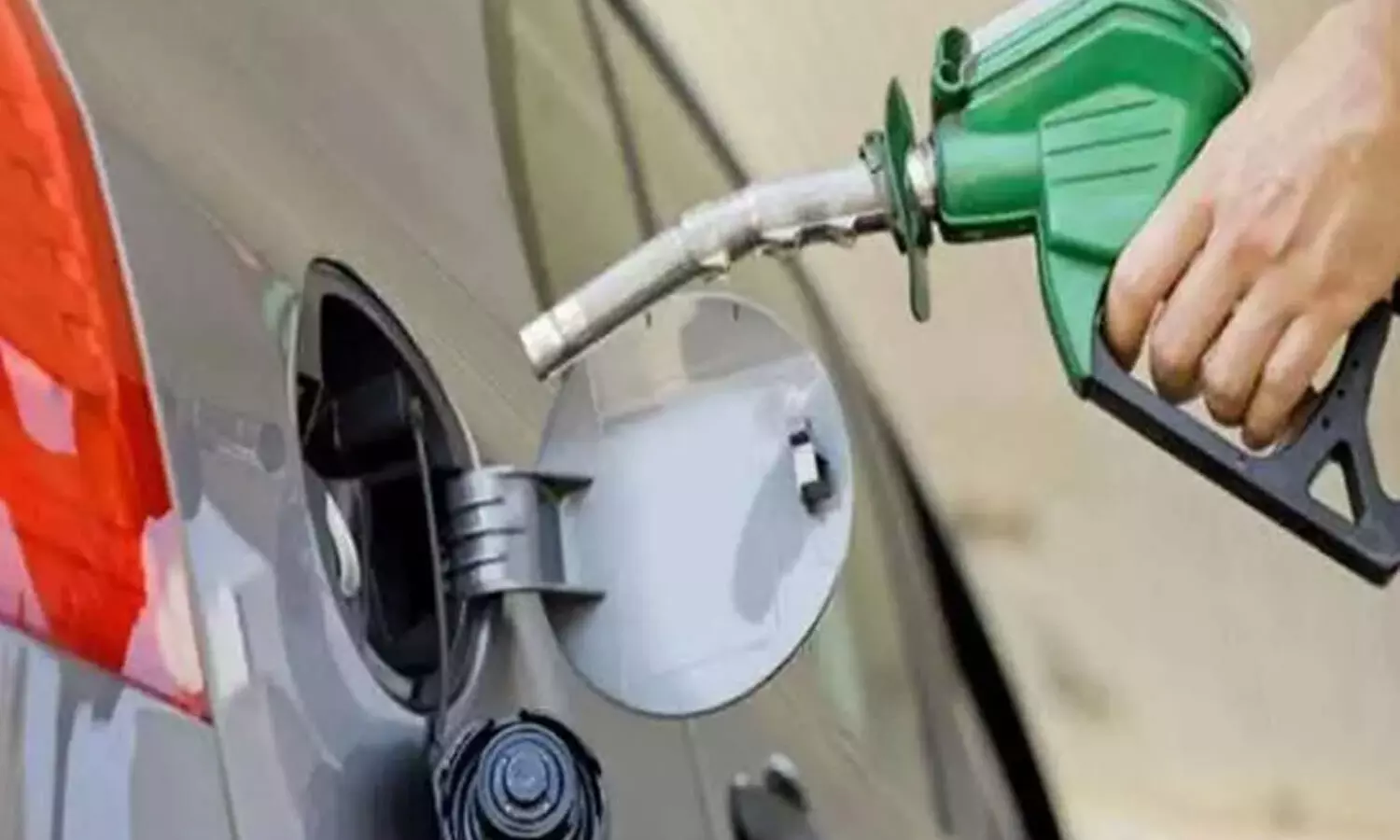 Petrol Diesel Price sees a Hike again; Fuel Rates above Rs 100 in these cities!