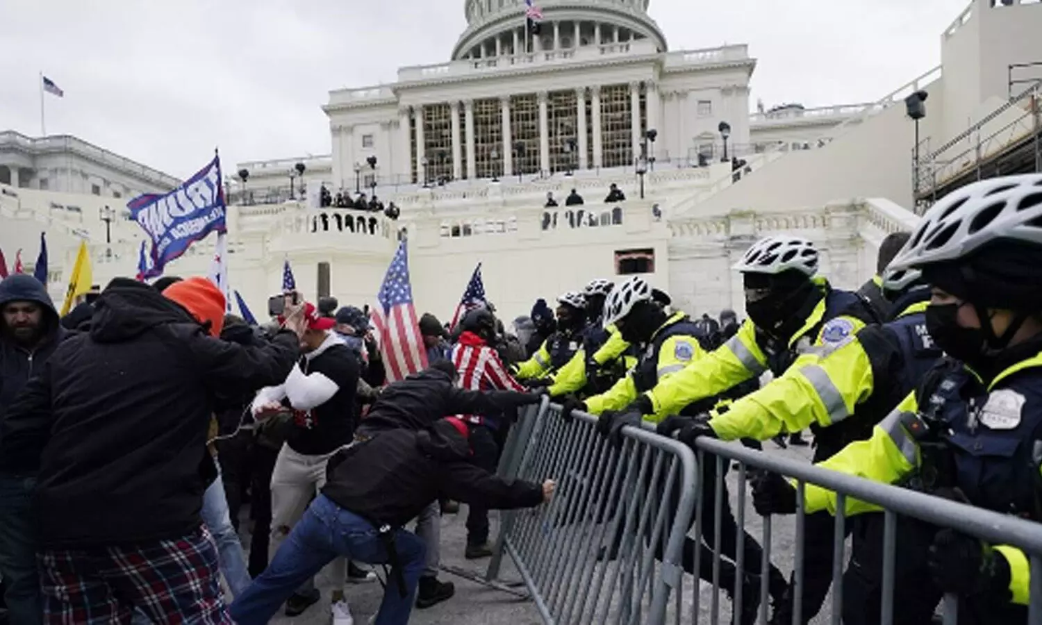 America: 70 Police Personnel resigned after the Violence in US Capitol