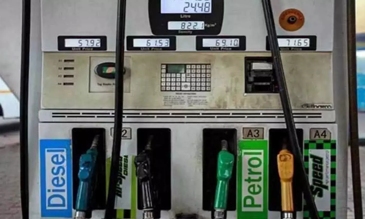Petrol Diesel Price Today: Fuel rates remain steady on 12 January, Check in your city