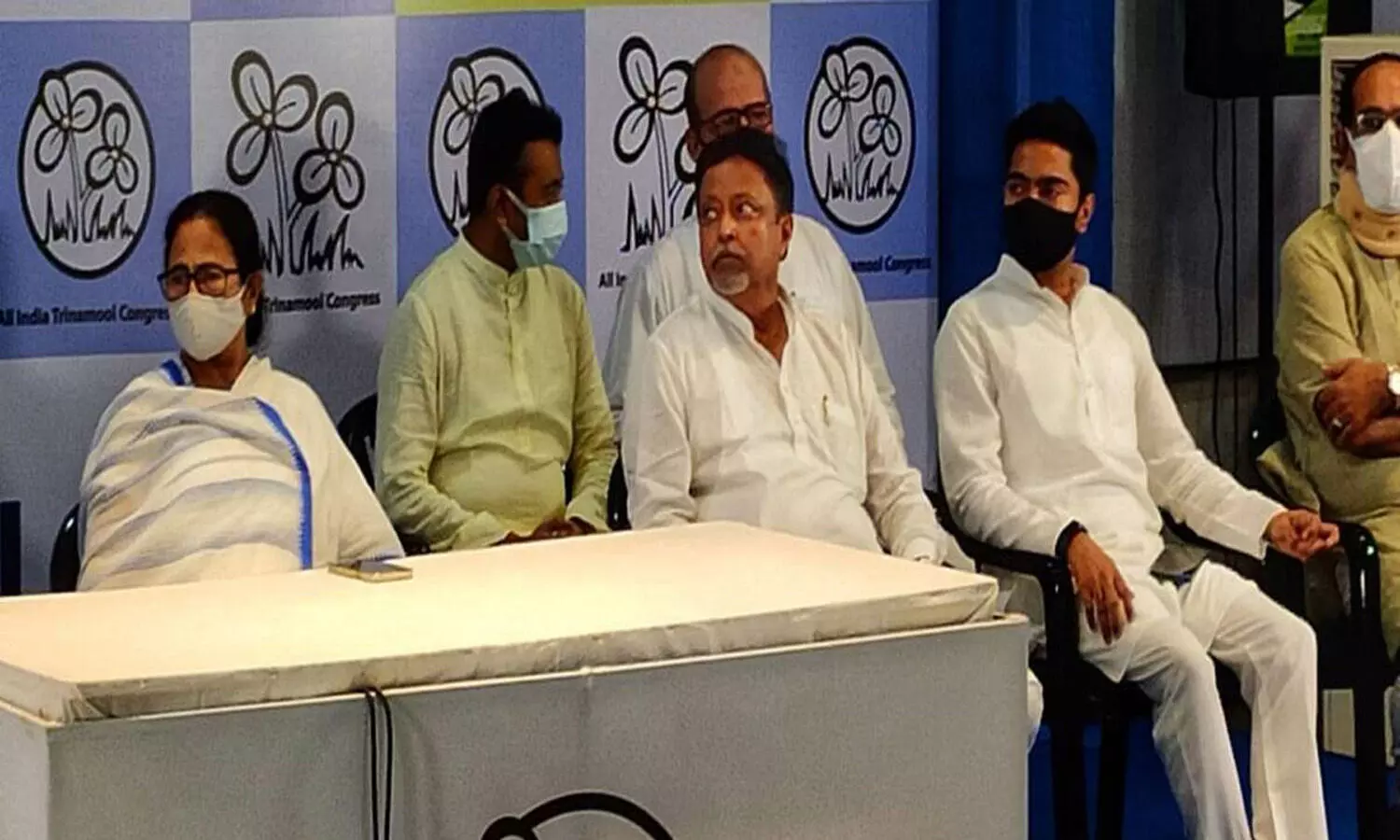 Mukul Roy returns to TMC, Mamata says he was threatened in BJP