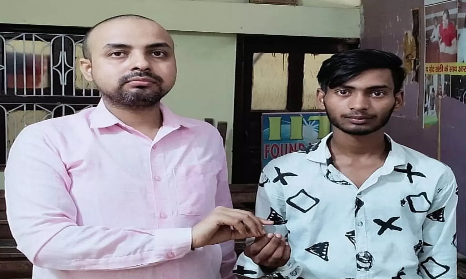 Mathematics Guru RK Srivastava teaches the son of Bank ATMs Guard in just Rupee 1