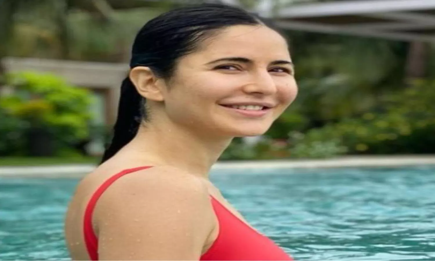 Katrina Kaif shares no makeup PIC while chilling in pool; fans say Gorgeous Diva