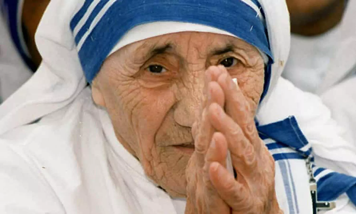 Mother Teresas inspiring quotes related to kindness, love and peace on her 111th birth anniversary