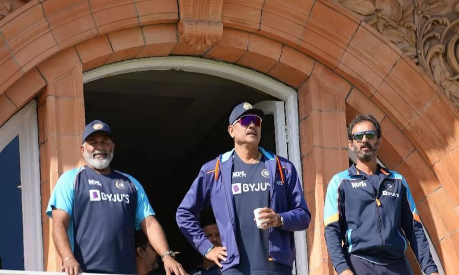 Indian team coaches Ravi Shastri, Bharat Arun & R Sridhar test COVID positive; To miss Manchester Test
