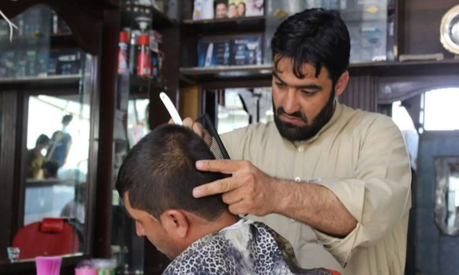 Taliban ban barbers in Helmand from shaving and trimming beards