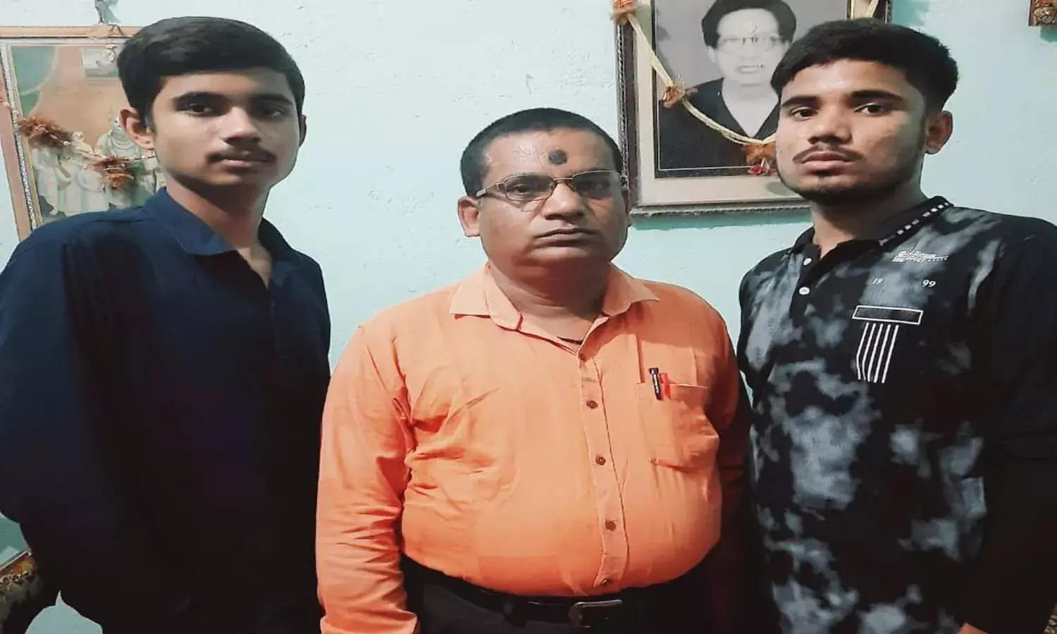 Success Story: Son makes his struggling father proud by becoming IITian