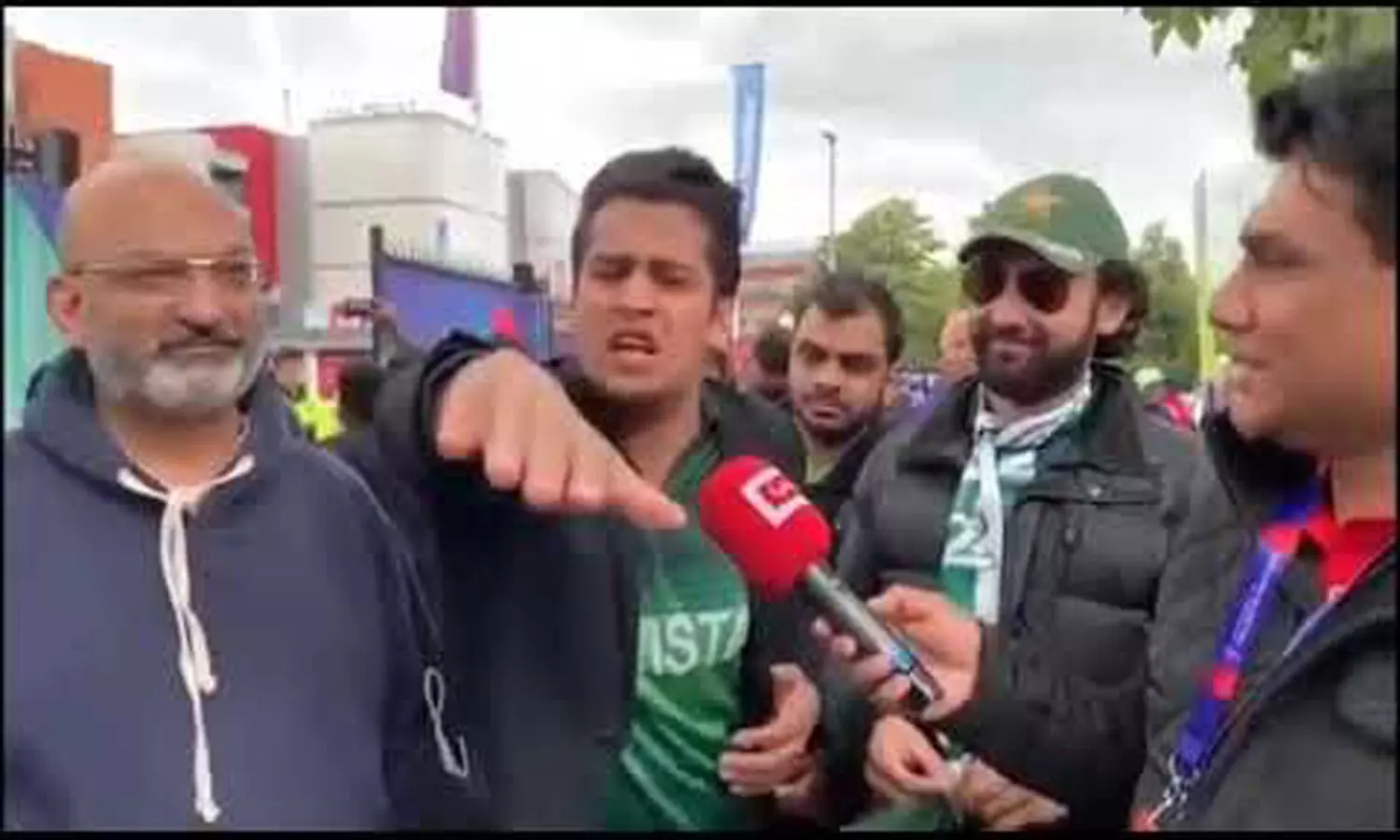 T20 World Cup 2021 India Vs Pakistan: Ahead of match, new video of Maaro Mujhe Maaro guy goes viral
