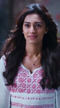 Erica Fernandes quits show 'Kuch Rang Pyaar Ke Aise Bhi', What's the Controversy? Erica Fernandes quits show 'Kuch Rang Pyaar Ke Aise Bhi', What's the Controversy?