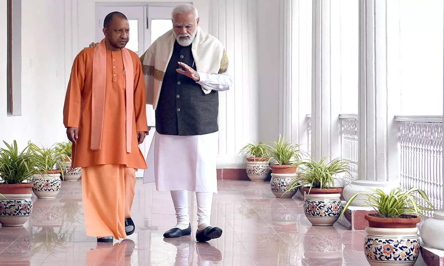 CM Yogi Adityanath shares pictures with PM Modi; Opposition says Tumse na ho payega