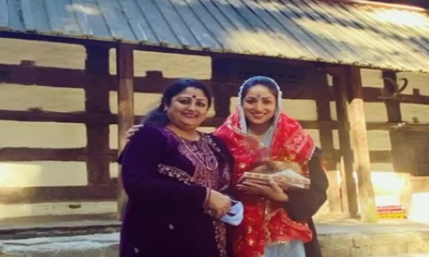 Yami Gautam takes blessings from Hidimba Devi in Manali; Drops a PIC with her mother