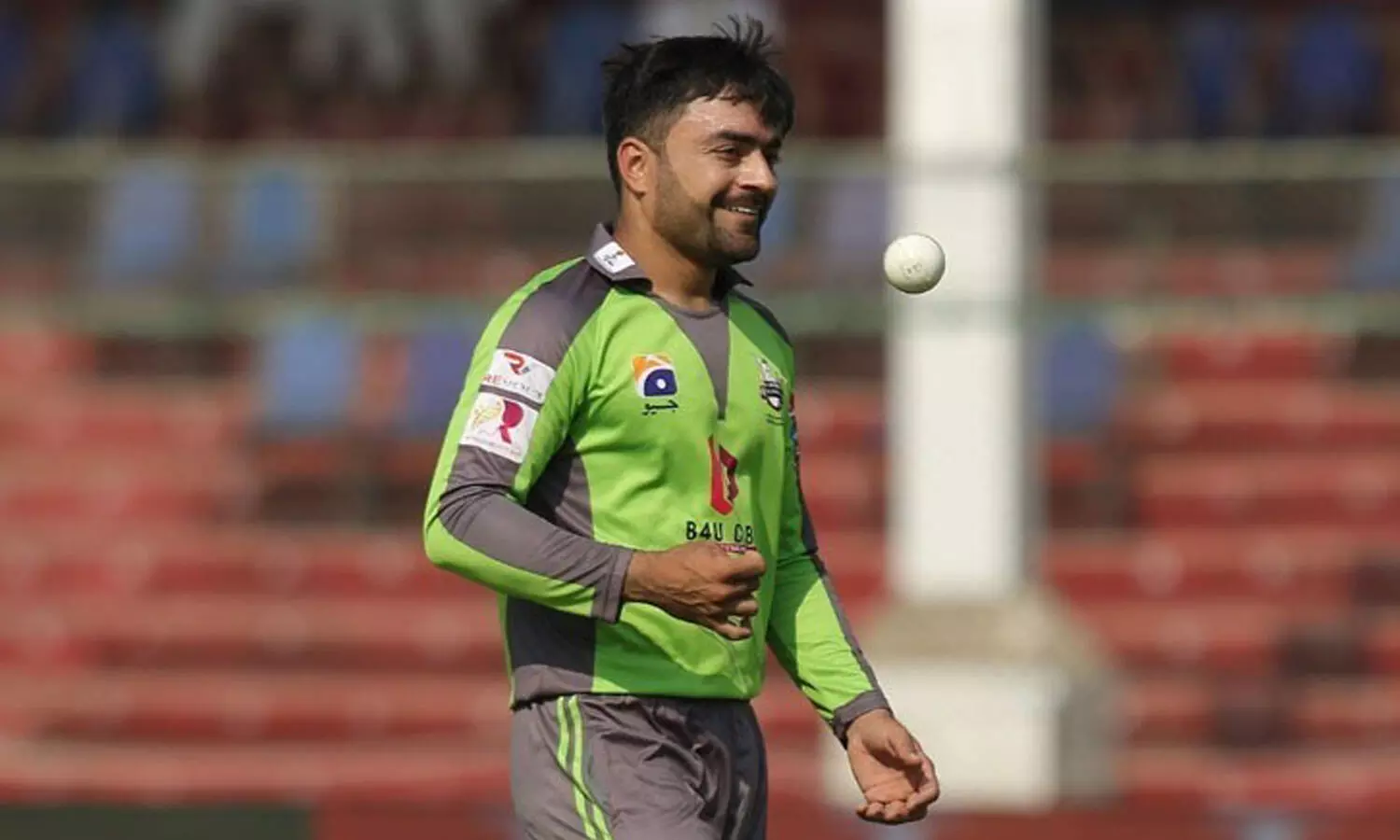 PSL 2022: Rashid Khan smashes six without looking at ball, video goes viral - WATCH