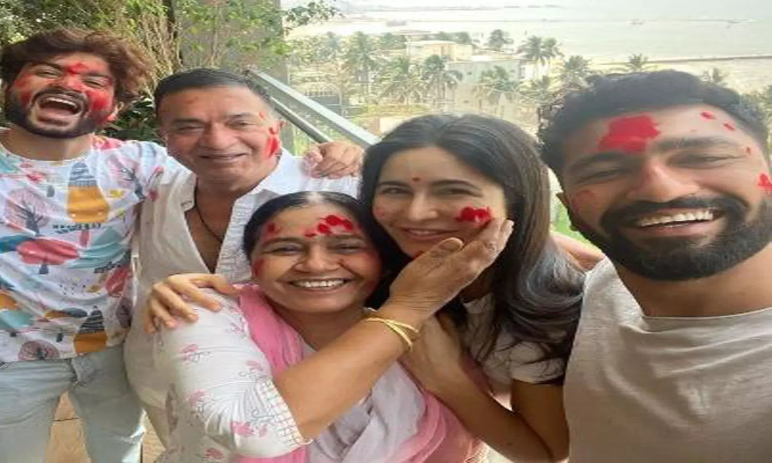 Katrina Kaifs first Holi celebration with Vicky Kaushal post wedding is all about happy faces; See Post
