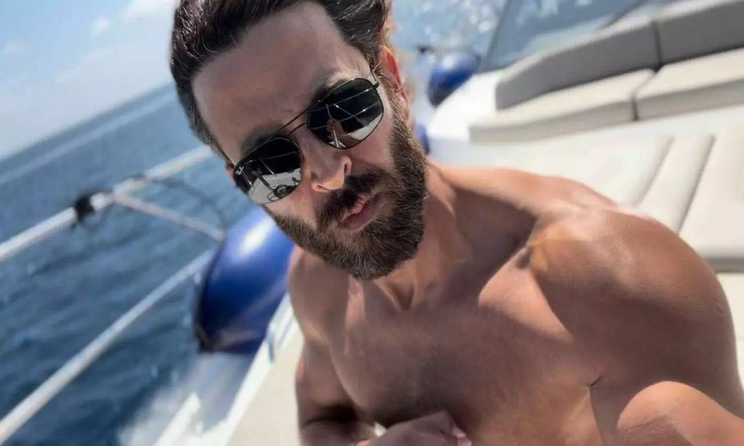 Hrithik Roshan takes social media by storm as he channelises his inner Vedha