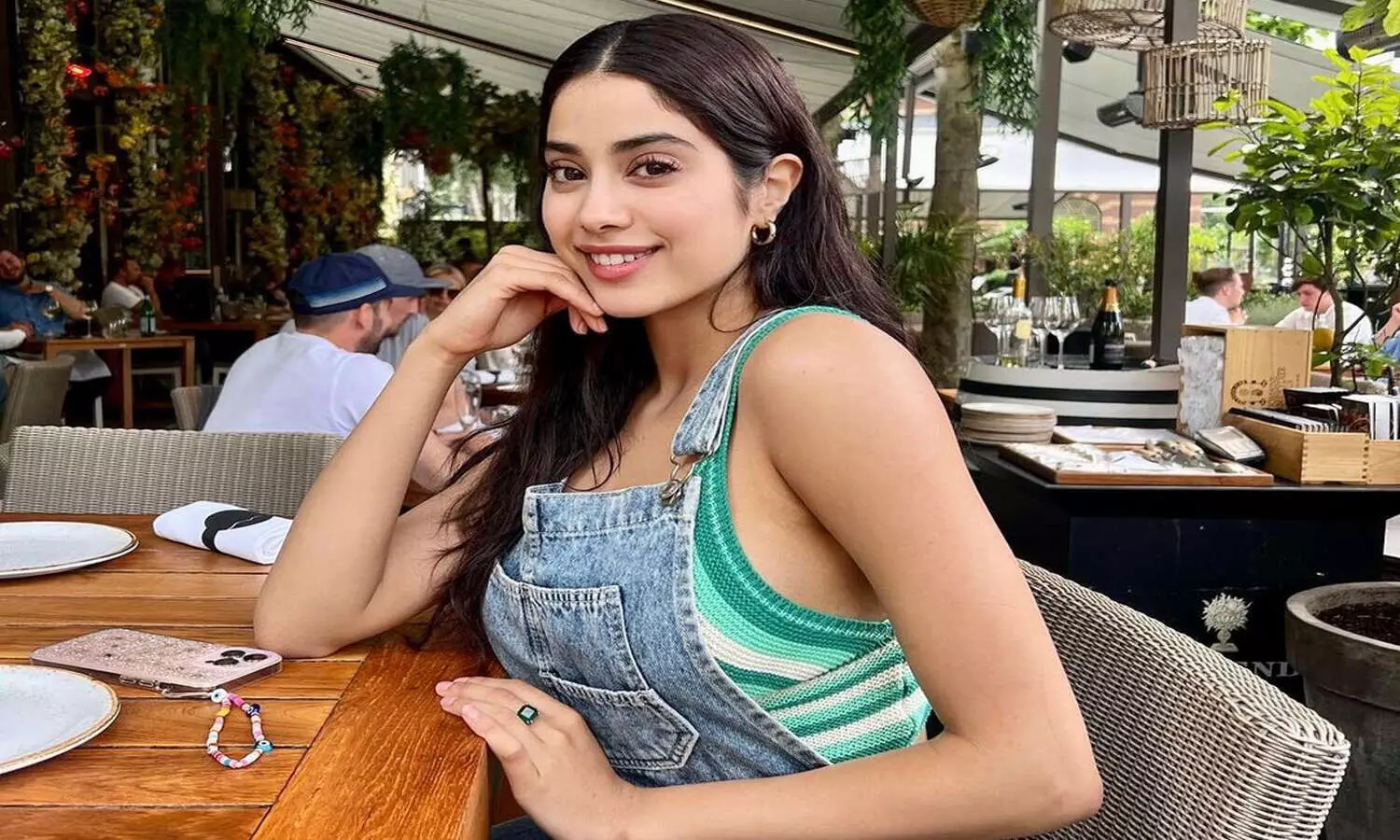 Janhvi Kapoor is lost in Amsterdam, twins with Nysa Devgan in latest pics from the trip