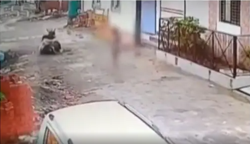Minor raped in Ujjain, Video shows victim seeking help but none comes forward