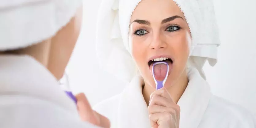How to clean tongue?? Know the facts before this