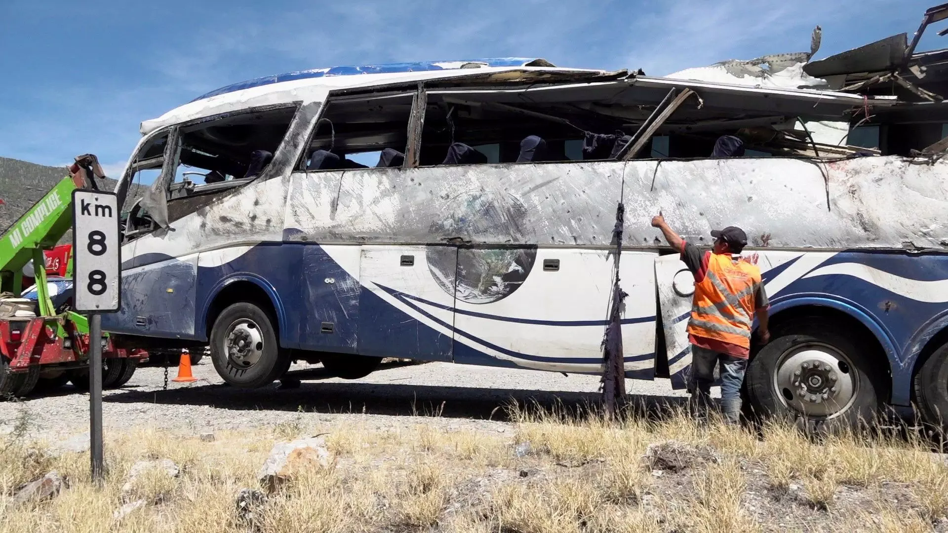 Bus filled with migrants overturns in Mexico, 18 killed
