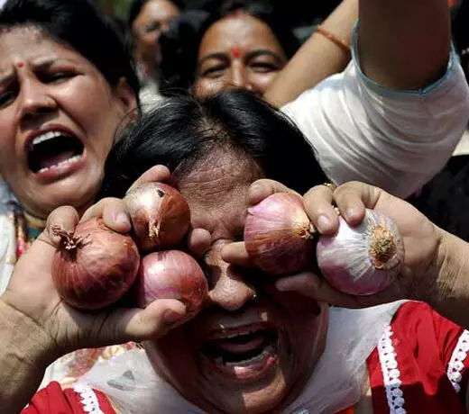 Onion brings tears in consumers’ eyes as prices skyrocket