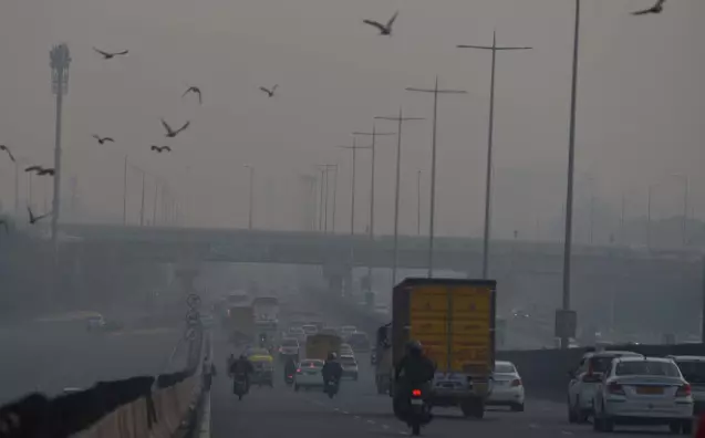 Delhi becomes a gas chamber, Mumbais air quality also deteriorates