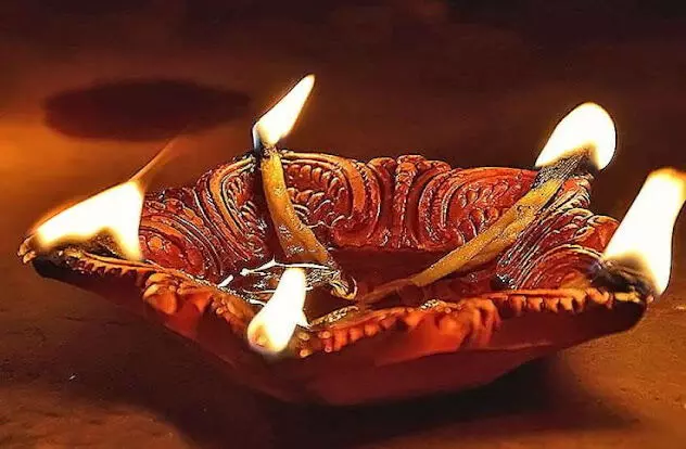 Keep lamps at these places on the day of Narak Chaturdashi