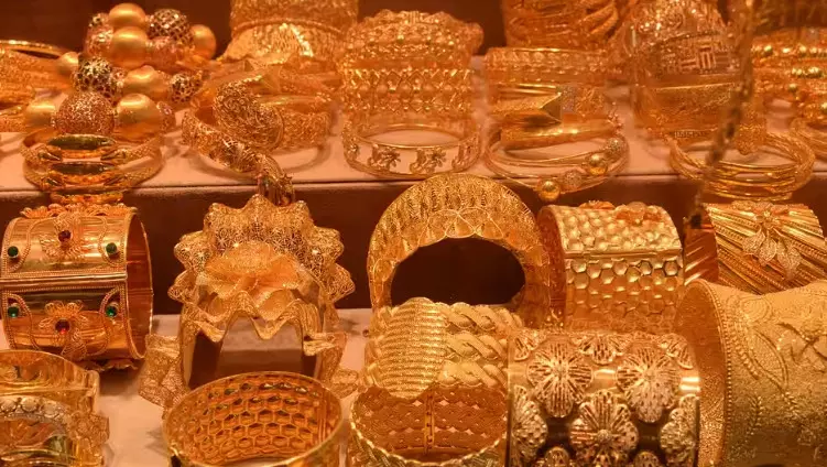 Sale of gold and silver worth Rs 50,000 crore on Dhanteras