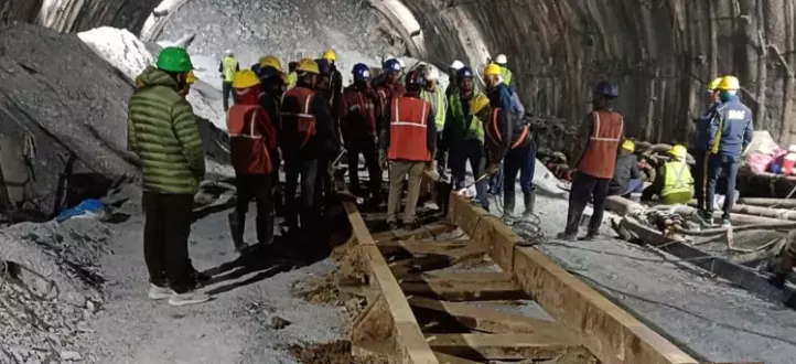 Landslide hinders tunnel rescue, 40 laborers trapped for more than 70 hours