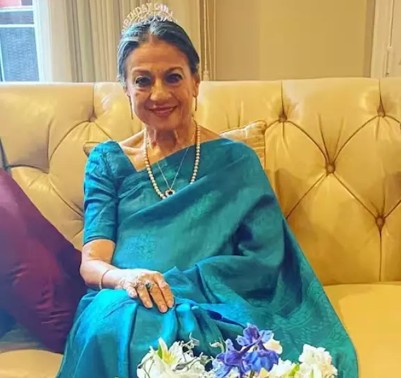 80 year old veteran actress Tanuja, mother of Kajol, admitted to ICU after her health deteriorates