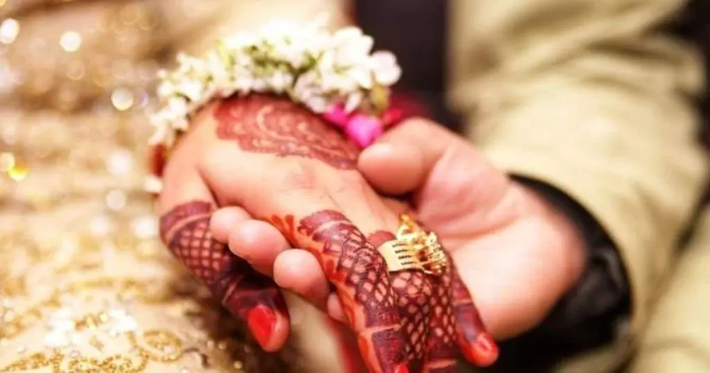 Not observing Karva Chauth fast is not cruelty, High Court gives this decision on divorce petition