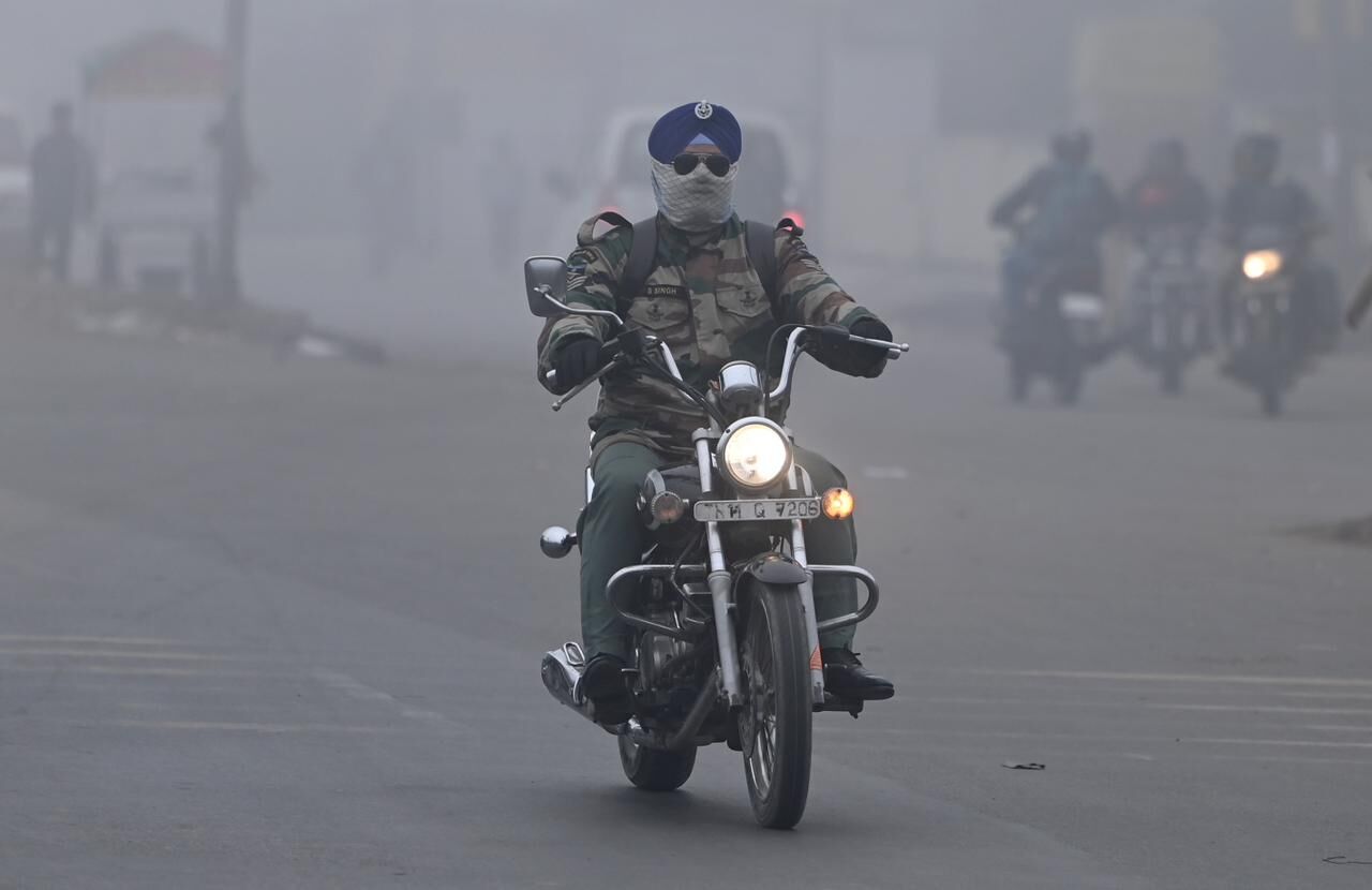 Rain Alert in UP and Delhi, Dense Fog Causes Problems; all the details inside