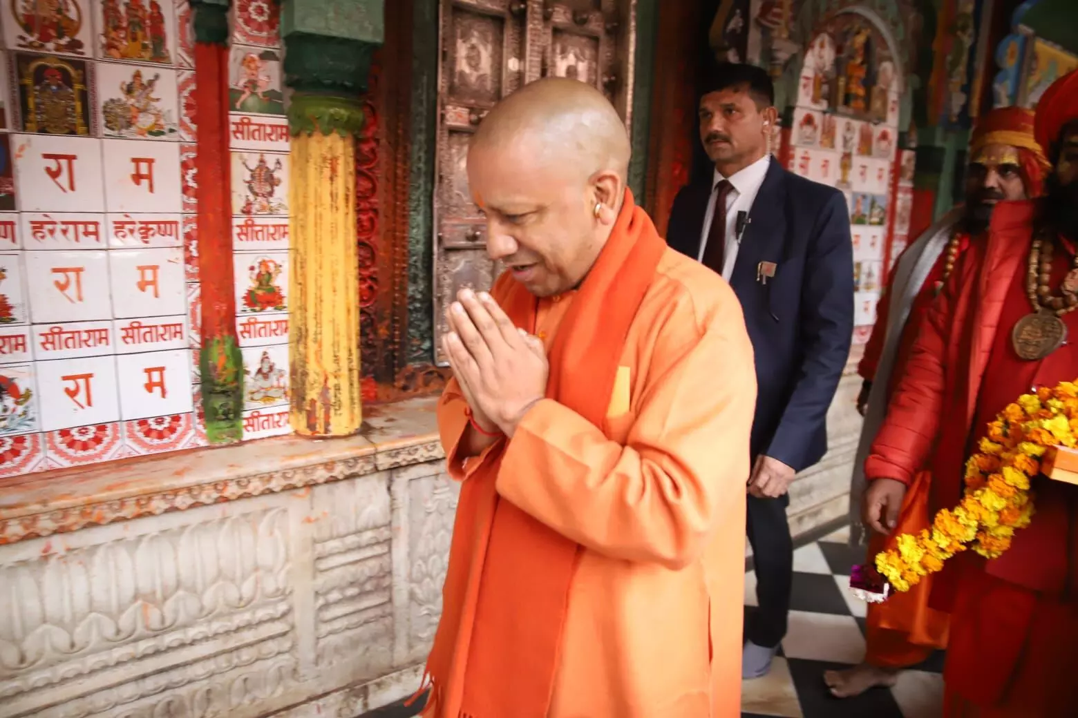 CM Yogi Hosts Grand Ram Festival 2024: Honors Guests, Construction Team, and Thousands Attend in Ramnamis