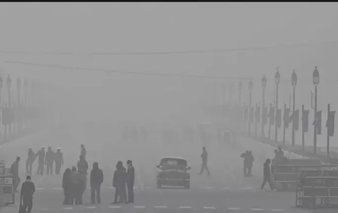 Bad condition in Delhi-NCR due to severe cold, low visibility due to fog; flights also late