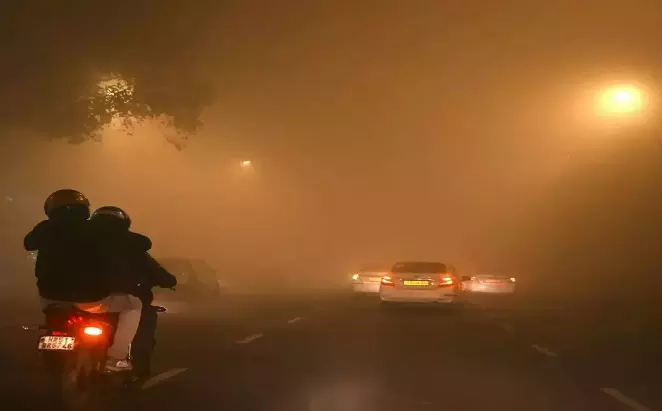Cold and fog in Delhi-NCR today, problems for drivers due to low visibility