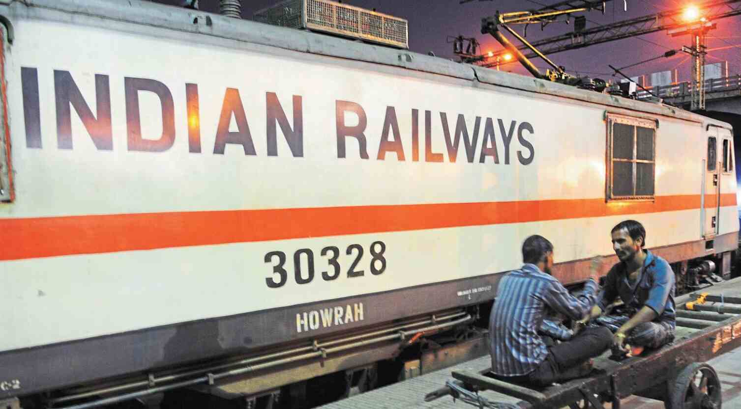 Holi 2024 Good news for passengers, Indian Railways will run 1098