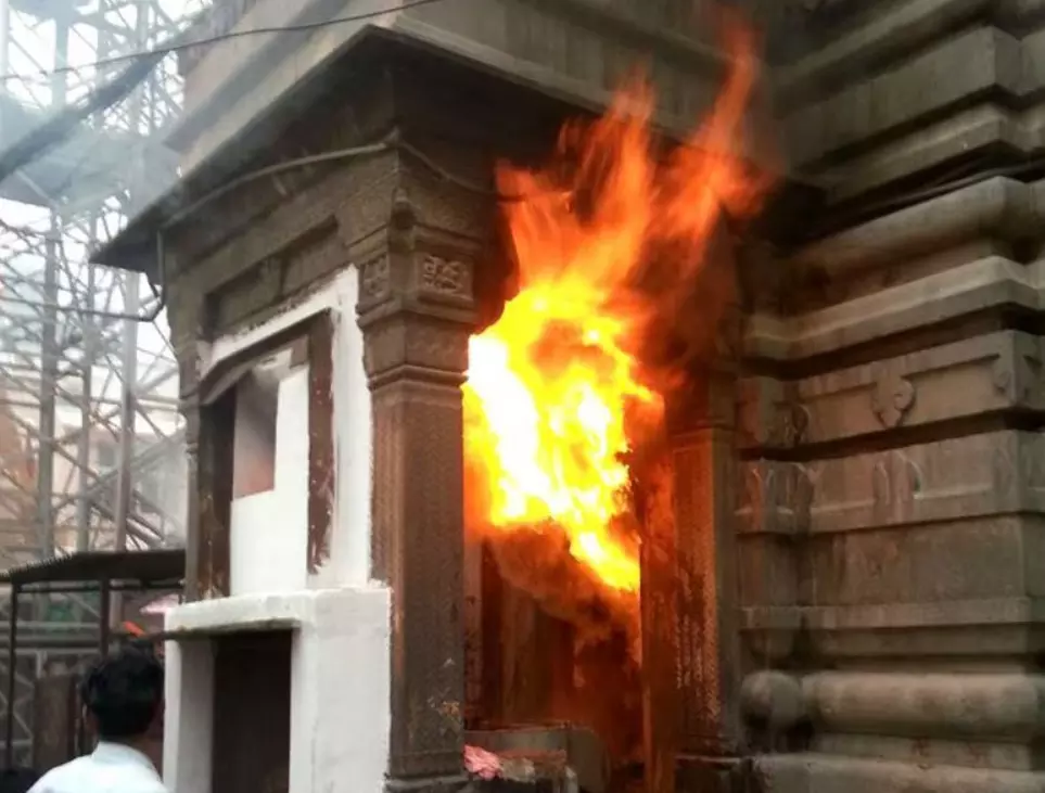 Fire breaks out during Bhasma Aarti in sanctum sanctorum of Mahakal temple in Ujjain, 14 sustain burn injuries