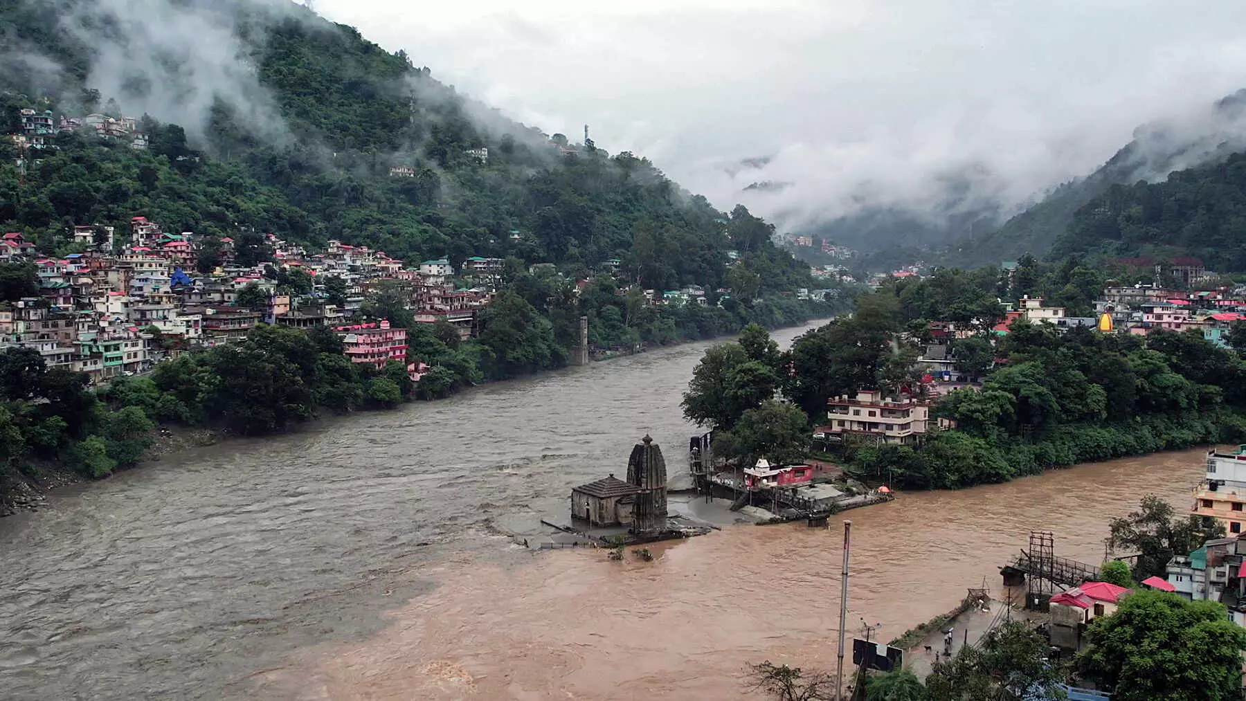 2 tourists washed away in Ganga in Rishikesh, SDRF launches search