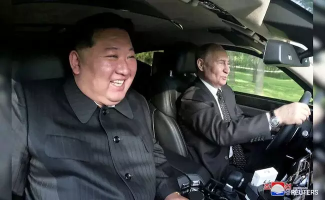 Putin Presents Kim Jong-Un with Luxury Limousine Featuring Imported South Korean Parts