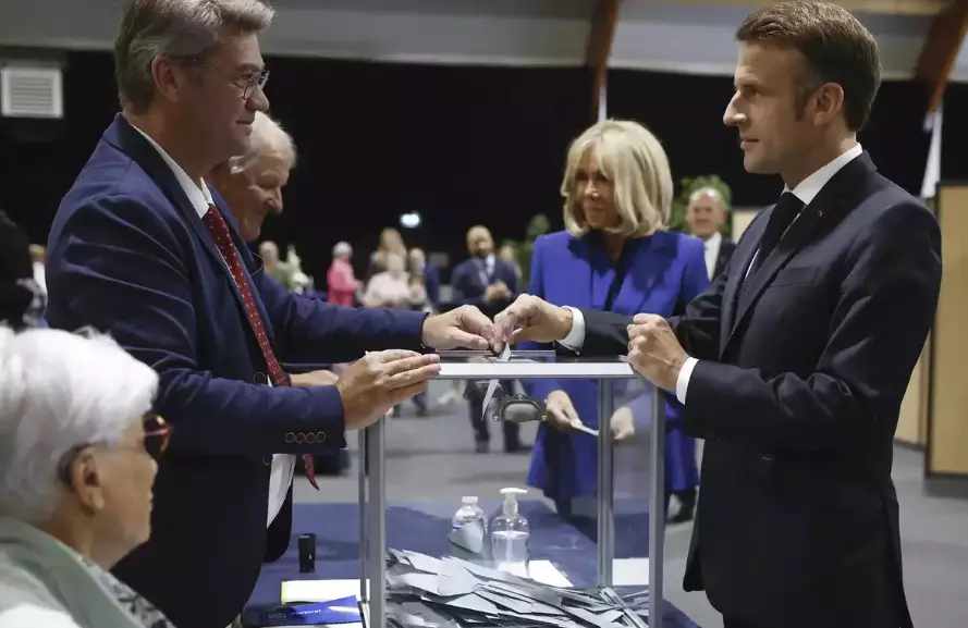 French election throws hung assembly