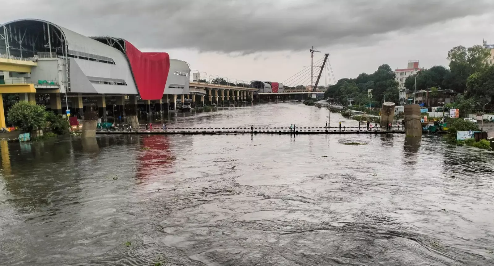 Heavy rain in Pune, 15 societies flooded, schools closed, 3 killed by electric shock