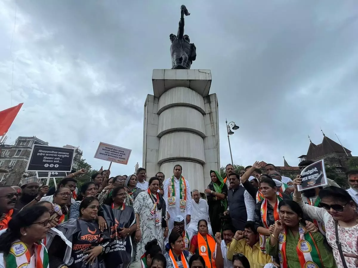 Politics on Shivaji in Maharashtra! MVAs big leaders including Uddhav take to streets