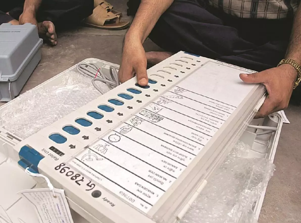 There were allegations of EVM rigging, re-voting is being done with ballot papers in this area of ​​Maharashtra today