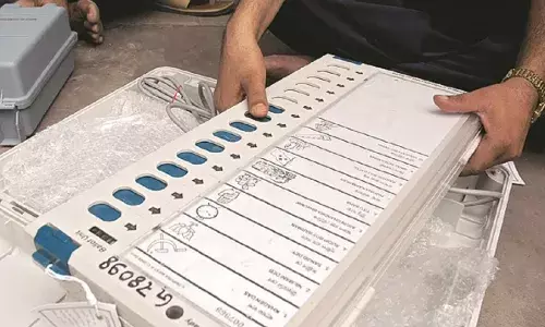 There were allegations of EVM rigging, re-voting is being done with ballot papers in this area of Maharashtra today There were allegations of EVM rigging, re-voting is being done with ballot papers in this area of Maharashtra today