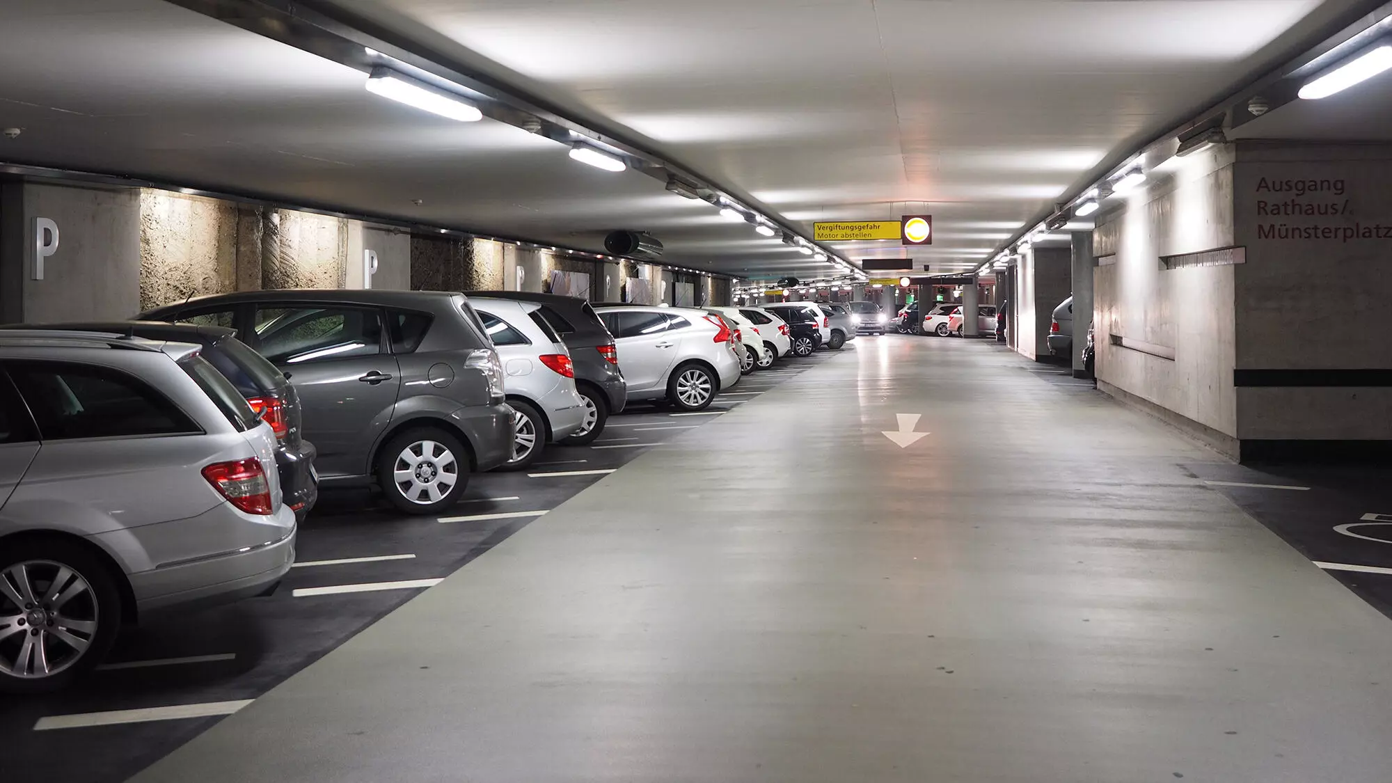 Parking System In UP To Go Hi-Tech With FASTag, EV Charging Points, Handheld POS Devices