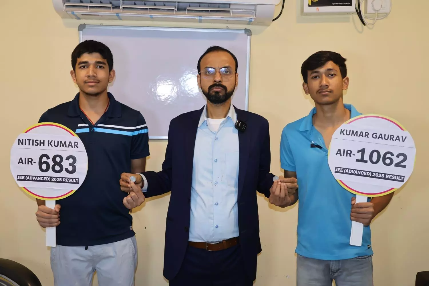 R.K. Srivastava: Students Offer One Rupee Guru Dakshina After Success in IIT Entrance Exam