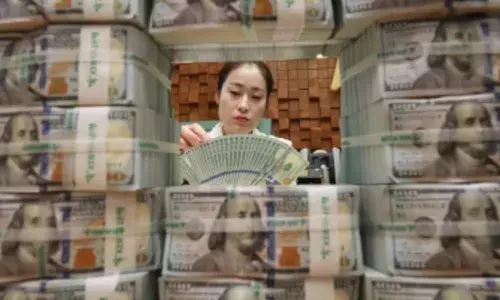 Foreign currency deposits in S. Korea fall for 2nd month in Feb Foreign currency deposits in S. Korea fall for 2nd month in Feb